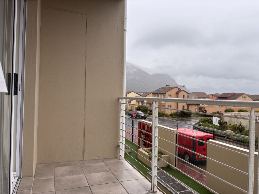 To Let 2 Bedroom Property for Rent in Muizenberg Western Cape